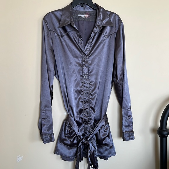 Tin Haul Button Top with  Belt - Picture 2 of 5